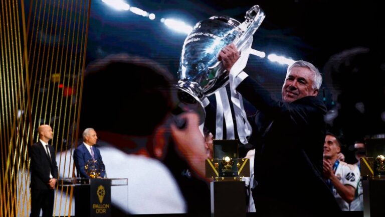 Carlo Ancelotti les dedica el Trofeo Johan Cruyff a Vinicius Jr. y Dani Carvajal