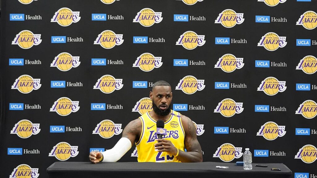 LeBron James en conferencia de prensa