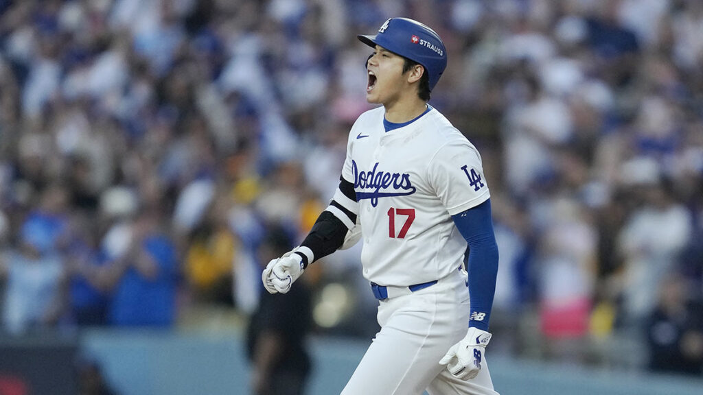 Primer home run de Ohtani en postemporada de MLB