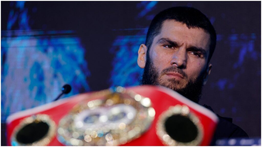 Artur Beterbiev, nuevo campeón indiscutido de los semipesados | Reuters