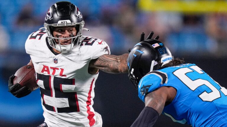 Bijan Robinson brilla con dos TD y los Falcons se imponen a Panthers