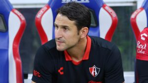 Beñat San José no seguirá como técnico del Atlas