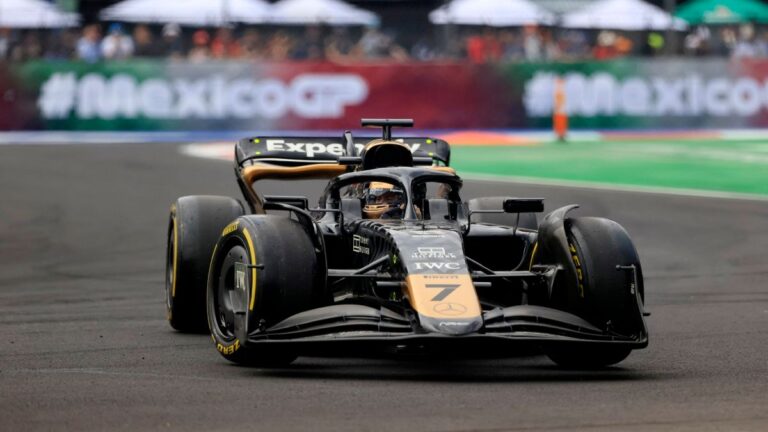 Brad Pitt graba algunas escenas de la película ‘F1’ en el Gran Premio de México 2024