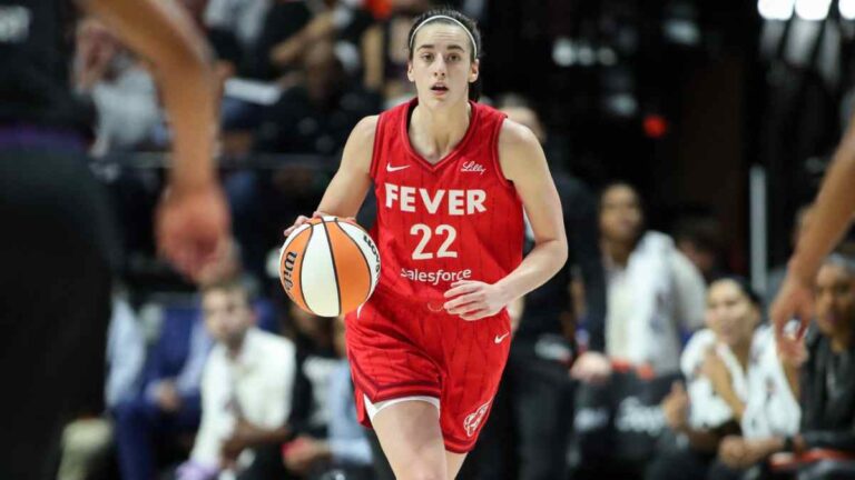 La histórica temporada de Caitlin Clark termina con el premio de Novata del Año de la WNBA