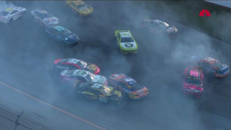 ¡Bandera roja! Espectacular carambola en la Nascar Cup Series a cinco vuelta del final