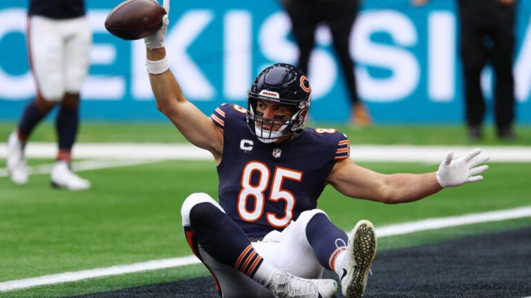 ¡El multifuncional Cole Kmet! Anota y se pone como centro largo en el Bears vs Jaguars de Londres