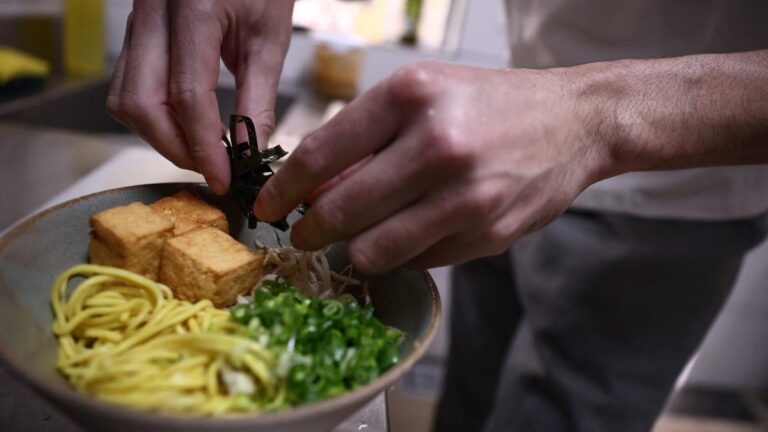 Día Internacional del Chef: Series para maratonear y frases para rendir homenaje a los maestros de la cocina