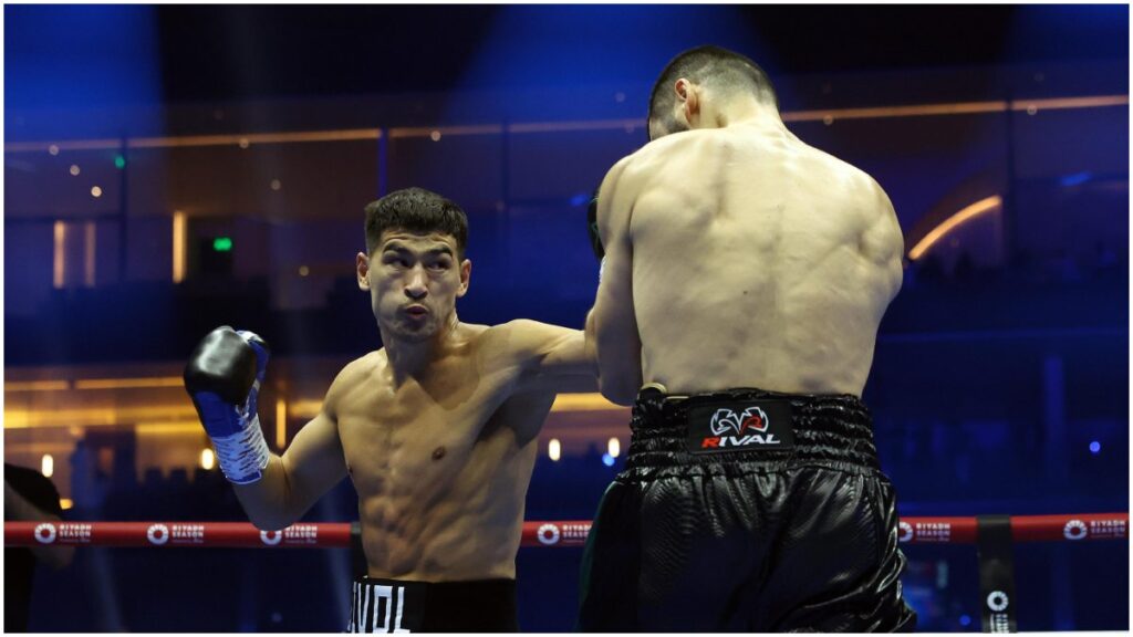 Dmitry Bivol y Artur Beterbiev pactarían la revancha en 2025 | X: @MatchroomBoxing