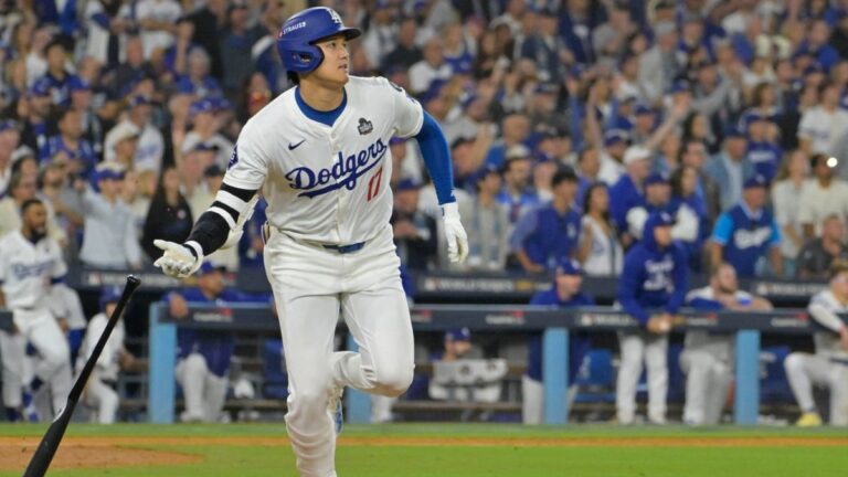 Los Dodgers evitan la tragedia y con un grand slam cardíaco se llevan el Juego 1 ante Yankees en extra innings