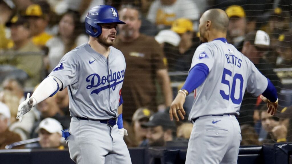 Los Dodgers en festejo de victoria