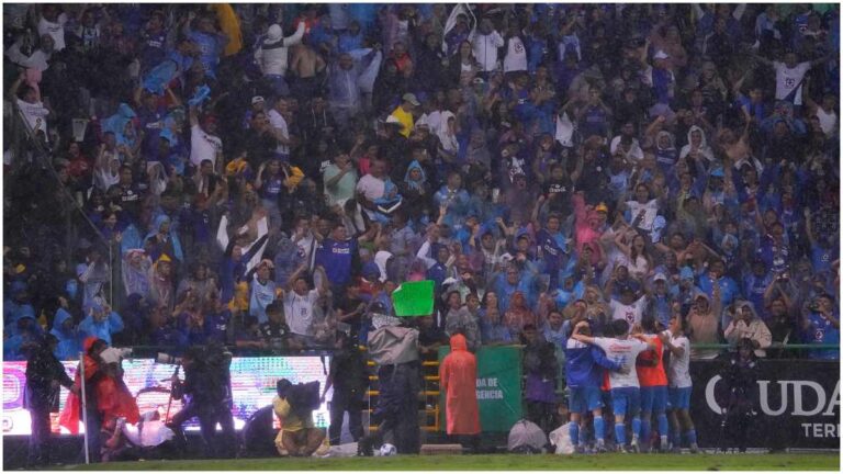 León hace una ‘limpia’ en su estadio, para ahuyentar a las malas vibras previo al partido ante el América