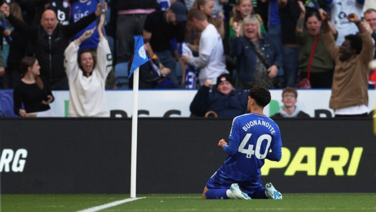 Facundo Buonanotte le da la primera victoria al Leicester en la Premier League