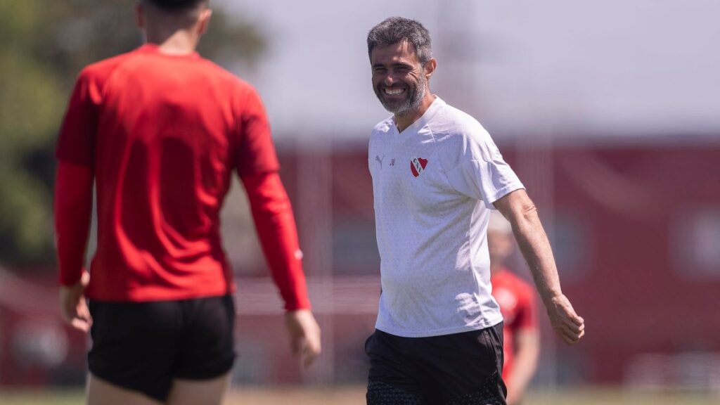 Julio Vaccari limpió a algunos futbolistas por indisciplina | @Independiente