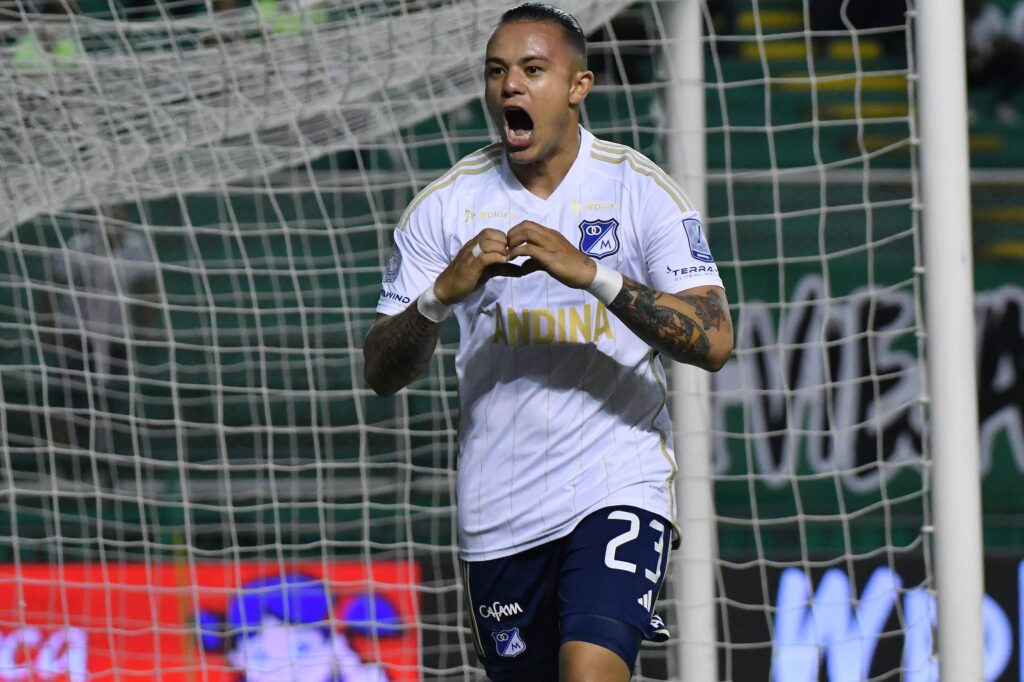 Con gol de Leonardo Castro, Millonarios ganó. / Vizzor