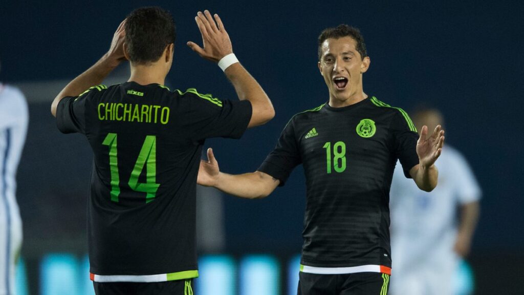 Andrés Guardado defendió al Chicharito Hernández sobre las críticas que ha recibido, además de que mencionó los cambios que ha tenido La Fiera