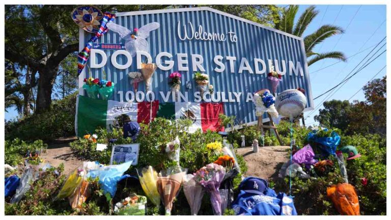 El Dodger Stadium y sus fans, rinden homenaje a Fernando Valenzuela