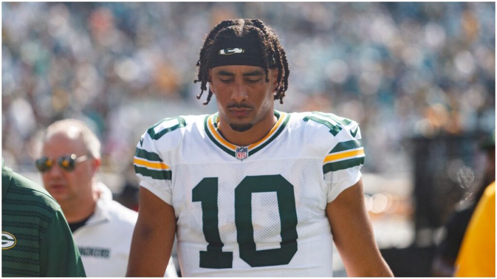 Jordan Love, QB de los Packers, sale lesionado | Reuters