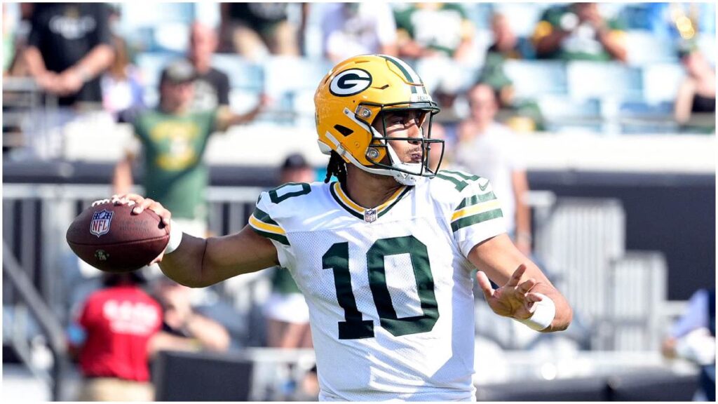 Jordan Love, QB de los Packers, tiene problemas físicos | Reuters