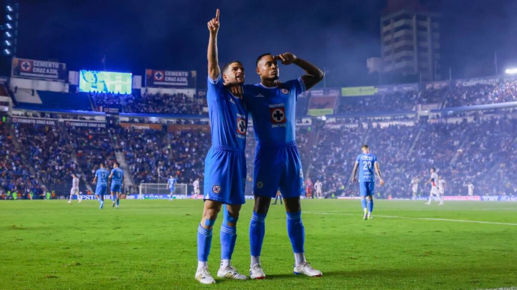 Cruz Azul sigue en la cima del Apertura 2024. | Imago7