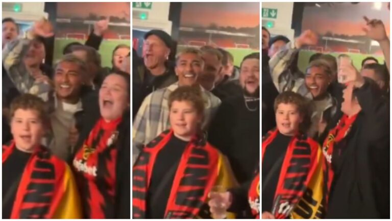 Julián Araujo celebra la victoria con los aficionados del Bournemouth en un bar