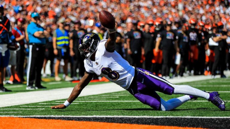 Baltimore supera a Cincinnati en un dramático partido con 79 puntos y nueve pases de anotación