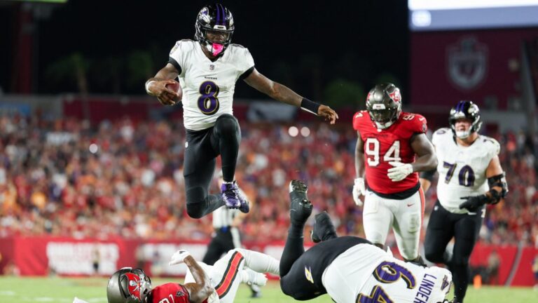 La dupla casi perfecta de Lamar-Henry le dan la victoria a los Ravens ante Tampa Bay