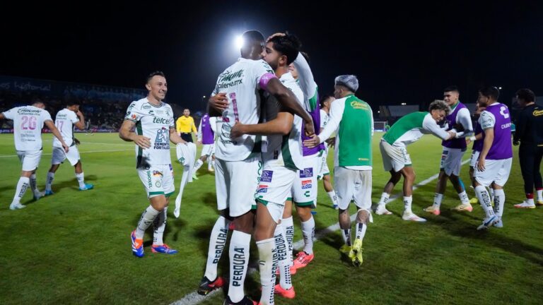 León rescata la victoria con agónico gol ante Juárez