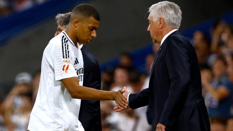 Ancelotti libera de responsabilidades defensivas a Mbappé: “Prefiero que anote a que presione”