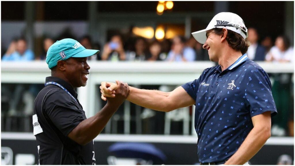 Nicolás Echavarria celebra su título en el Zozo Championship | X:@Fedegolf