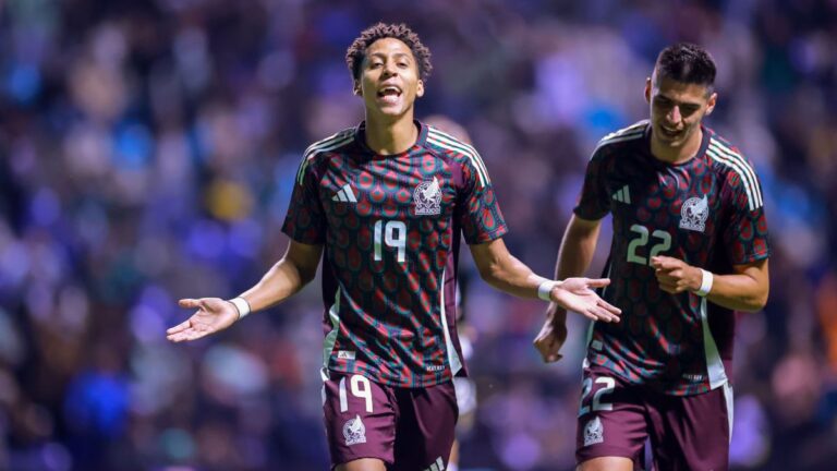 Ozziel Herrera marca un golazo para que la selección mexicana amplíe la ventaja ante el Valencia