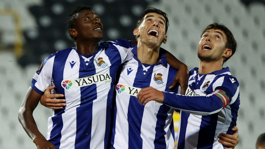 Jugadores de la Real Sociedad celebran un gol. - Reuters.