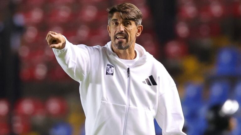 ¡Su gente lo respalda! Veljko Paunovic cuenta con el apoyo de los jugadores de Tigres