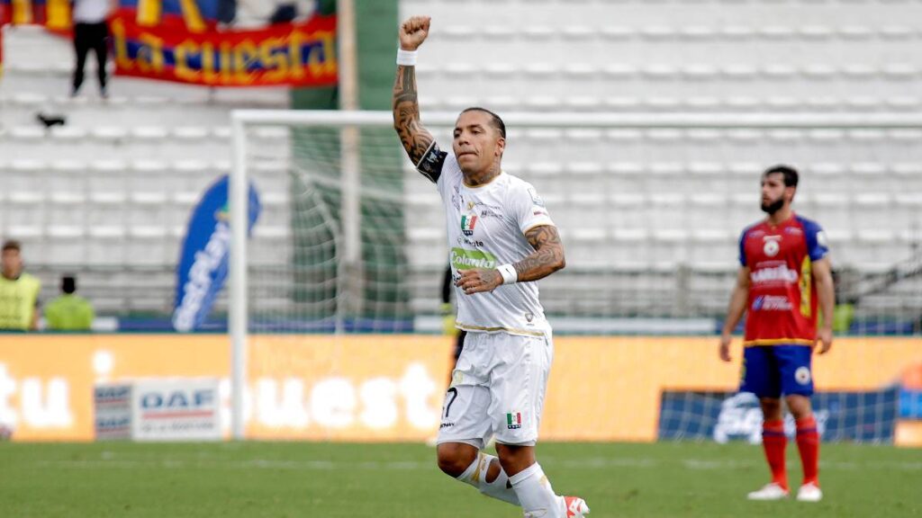 Dayro Moreno celebrando su gol / Vizzor