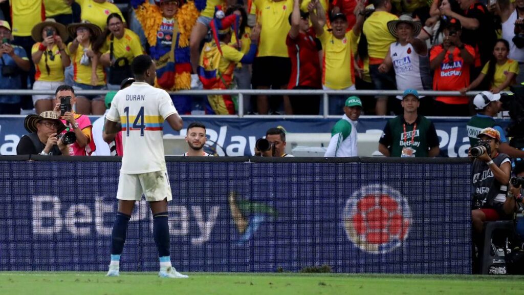 Jhon Jáder Durán celebrando su gol con la Selección Colombia / Vizzor