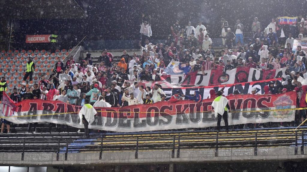 Hinchas del Junior de Barranquilla en el Atanasio Girardot / Vizzor