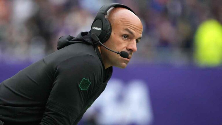 Bombazo en la NFL: Robert Saleh, despedido como entrenador de los Jets