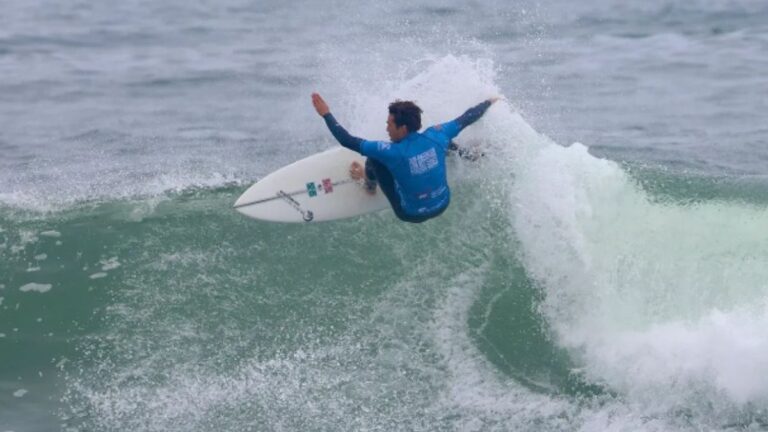 Sebastián Williams obtiene la medalla de oro en los Juegos Panamericanos de surf