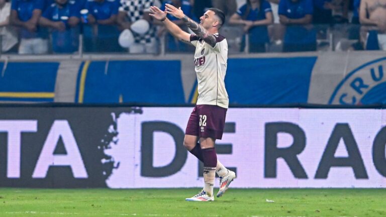 Puntazo en Brasil: Lanús se lo empata a Cruzeiro y deja la serie abierta