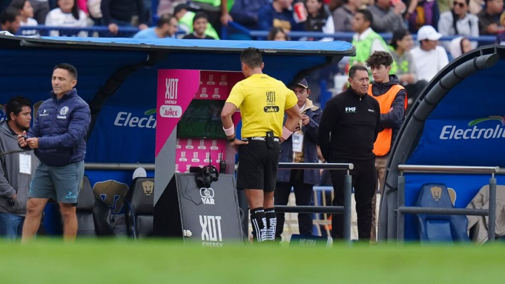 Roberto García Orozco analizó la actuación del Video Assistant Referee (VAR) durante la jornada 12 del presente Apertura 2024.