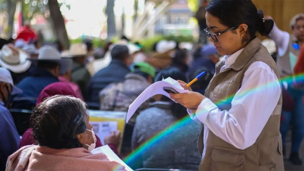 El gobierno abrirá un nuevo programa para mujeres. | @apoyosbienestar Instagram
