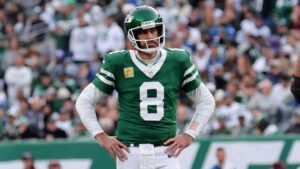 Nuevo nivel de caos desbloqueado: ¡el dueño de los Jets pidió que mandaran a la banca a Aaron Rodgers!