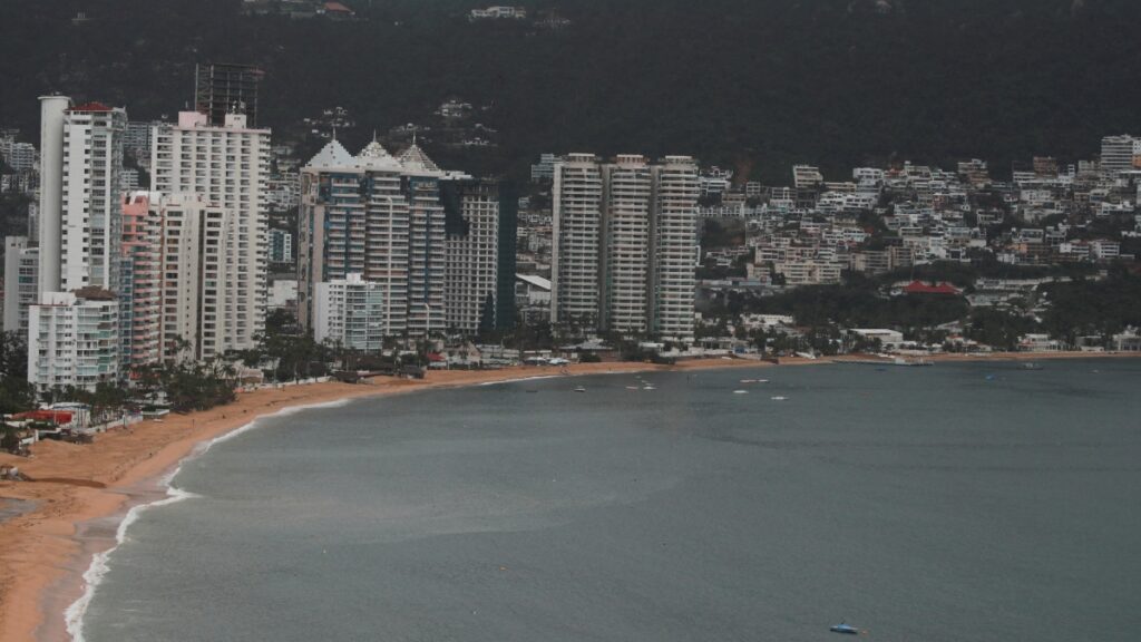 Acapulco espera recibir turistas este puente | REUTERS/Henry Romero