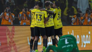 Al-Ittihad derrota a Al-Fateh y le roba el liderato del torneo a Al-Hilal