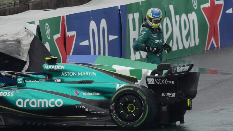 Fernando Alonso termina con dolor de espalda el GP Brasil: “Acabaré la carrera por los mecánicos”