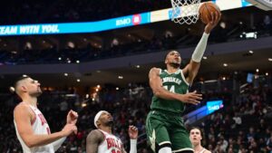 Antetokounmpo se luce con 41 puntos en la victoria de los Bucks sobre los Bulls