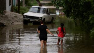 Clima hoy: Tormenta tropical ‘Sara’ avanza y emiten alerta por intensas lluvias