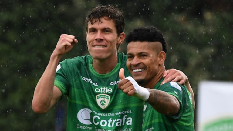 Lluvia… de goles en Techo; Equidad vence 3-2 a Alianza y sueña con la clasificación