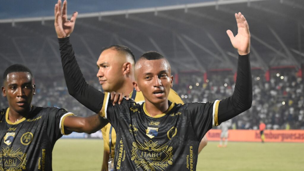 Llaneros celebrando en el Torneo BetPlay | VizzorImage.