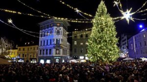 Frases para dedicar en diciembre: Mensajes cortos para enviar en el último mes del año