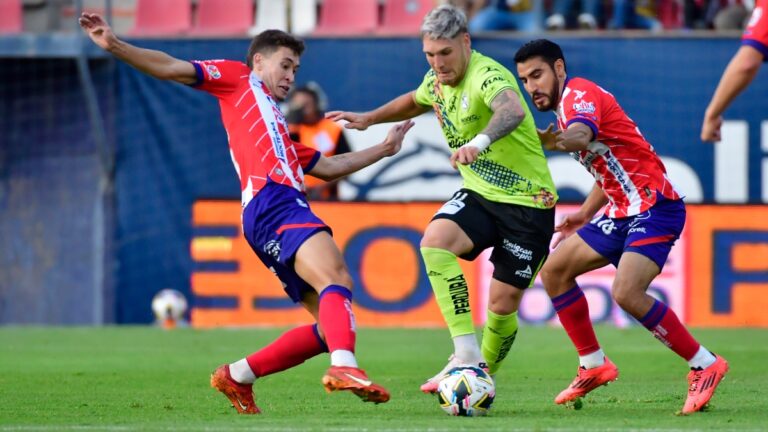 Conato de bronca entre aficionados en el duelo entre Atlético de San Luis y el Puebla